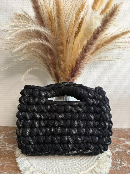 Sac à main noir et pailleté doré en crochet, avec poignée intégrée, fait main