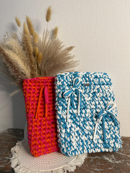 Pochette, housses de tablette et liseuses en crochet personnalisable faits à la main
